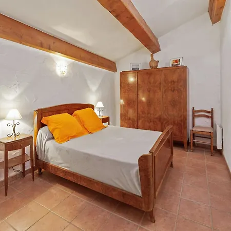 Charming In With Balcony Tautavel