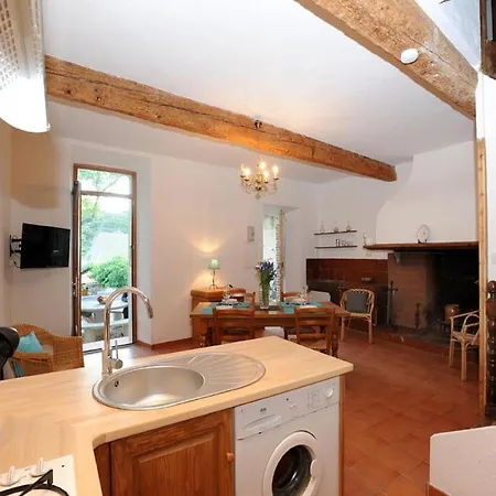 Charming In With Balcony *