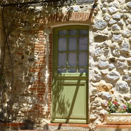 Charming In With Balcony Tautavel