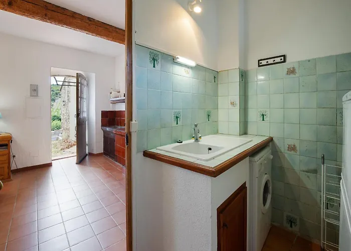 Charming In With Balcony *