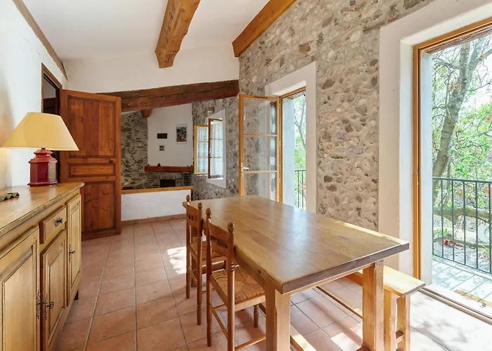 Charming In With Balcony * Tautavel