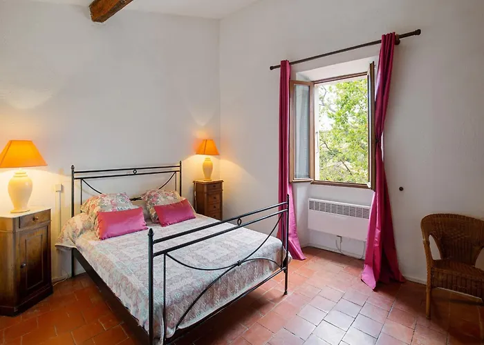 Charming In With Balcony * Tautavel