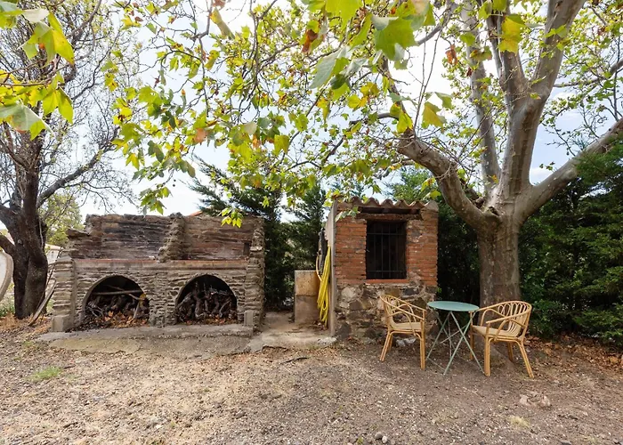 Charming In With Balcony * Tautavel